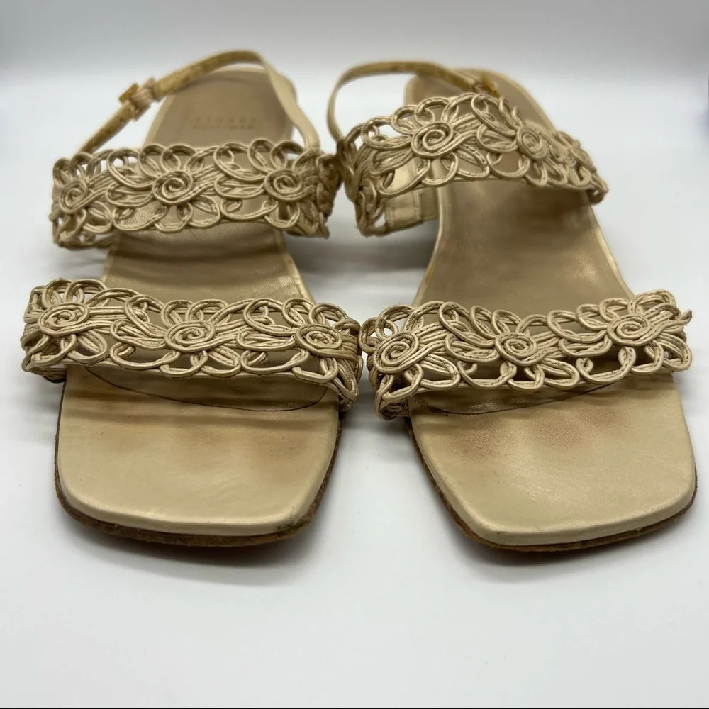 Stuart Weitzman Vintage Cream Square Toe Sandals - Picture 4 of 10
